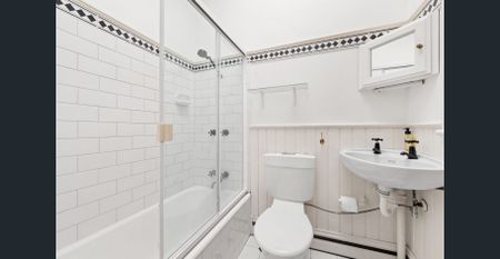 PRIZED LOCATION IN VERMONT SECONDARY COLLEGE SCHOOL ZONE (STSA) - Photo 5