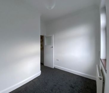 3 Bed End Terrace, Chesley Gardens, E6 - Photo 6