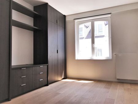 Louise Village! Superbe appartement NON MEUBLE 2 chambres - Foto 5