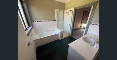 Close to all ameneties! - Photo 5