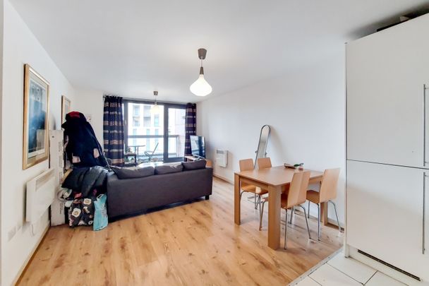 2 Bed Flat, The Sphere, E16 - Photo 1