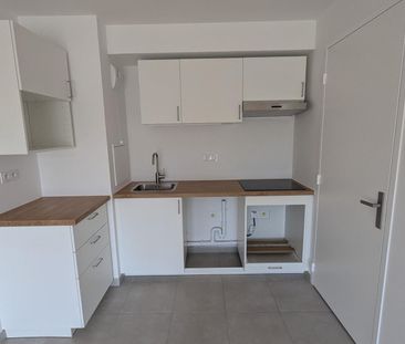 location Appartement T2 DE 44.5m² À ELANCOURT - Photo 2