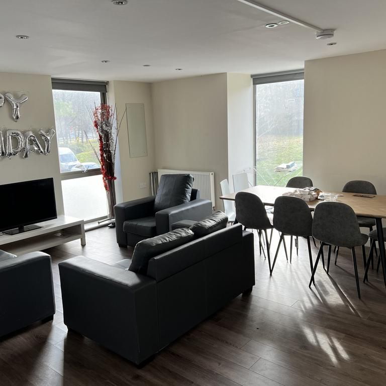 5 bedroom house to rent - Photo 1