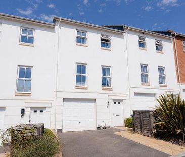 3 bedroom terraced house to rent - Photo 1
