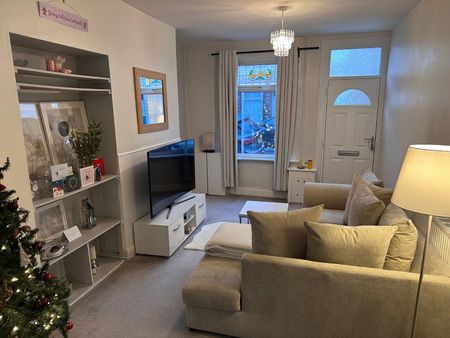 2 bedroom terraced house to rent - Photo 3