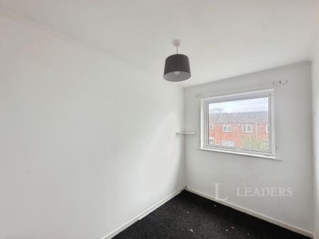 3 bedroom end of terrace house to rent - Photo 2