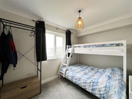 Pentire Avenue, Newquay, TR7 - Photo 2