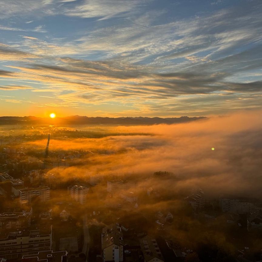 Über den Wolken: Exklusive 5.5-Zimmerwohnung im 32. Stock mit Panoramablick - Foto 1