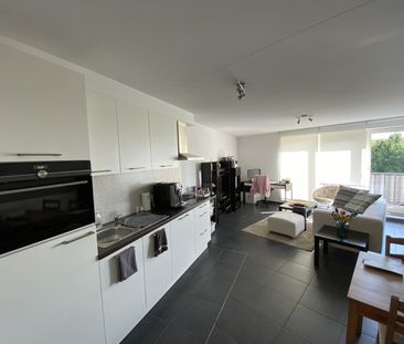 Appartement in het centrum van Geel, op wandelafstand van het station en de winkelstraat. - Photo 2