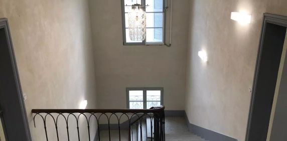 location Appartement T3 DE 56m² À AVIGNON - Photo 2