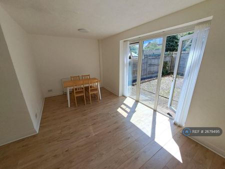 2 bedroom terraced house to rent - Photo 2