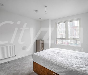 373 Horn Lane, London - Photo 6