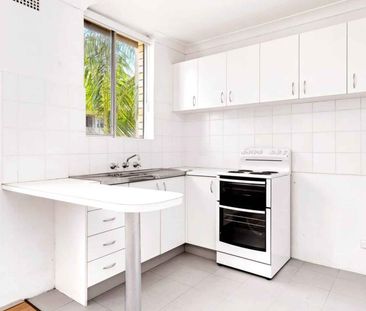 SPACIOUS ONE BEDROOM APARTMENT IN TRENQUIL LOCATION - Photo 4