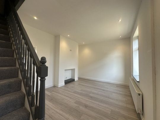 Lynton Terrace, Radcliffe, M26 - Photo 1