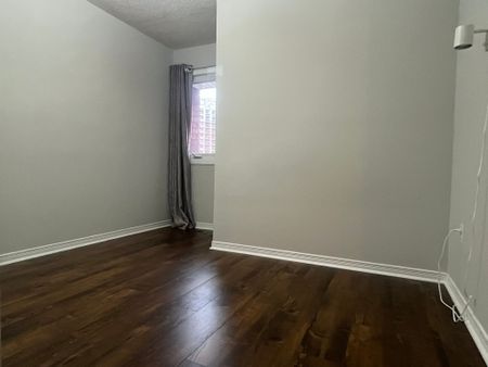 For Lease - 62 Beresford Drive, Richmond Hill, Ontario - Photo 4