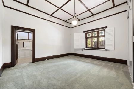 Grand and elegant haven in a prized pocket of Hawthorn - Photo 4