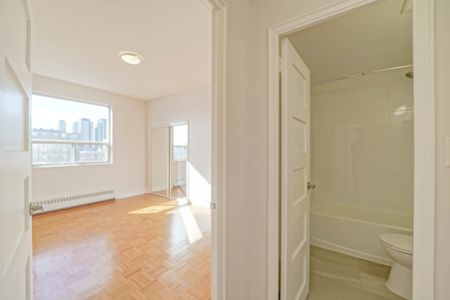 For Lease - 490 Eglinton Avenue Unit# 201, Toronto, Ontario - Photo 5