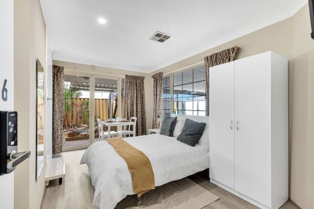 Port Kennedy - Photo 3