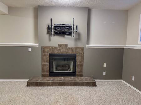 Waterstone Home With Double Garage, Ac & Fireplace - Photo 2