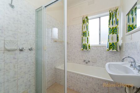 Homely & Light filled Two-Bedroom Unit - Photo 5