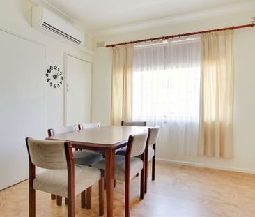 Spacious 4-Bedroom Family Home in a Prime Penrith CBD Location - Photo 4