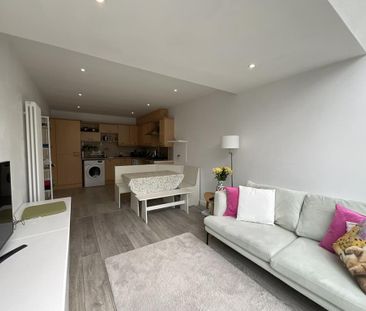 2 bedroom terraced house to rent - Photo 2