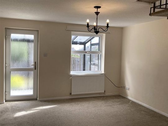 2 bedroom end of terrace house to rent - Photo 1