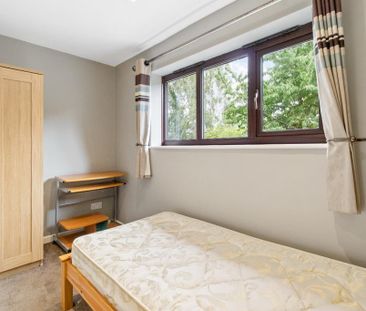 5 bedroom semi-detached house to rent - Photo 3