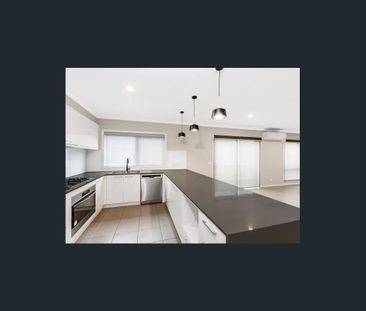 Stunning 4-Bedroom Beechwood Home with Exceptional Upgrades - Photo 3