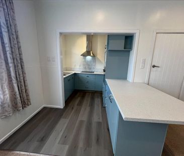 Character family home in Aramoho - Photo 2