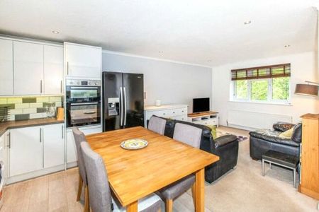 Leacroft, Staines-upon-Thames, Surrey, TW18 4NX - Photo 3
