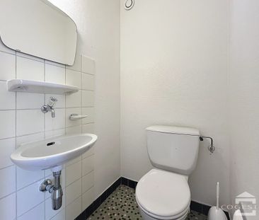 Agréable appartement de 3 pièces au 4ème étage proche du centre ville - Photo 2