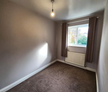 2 bedroom end of terrace house to rent - Photo 3