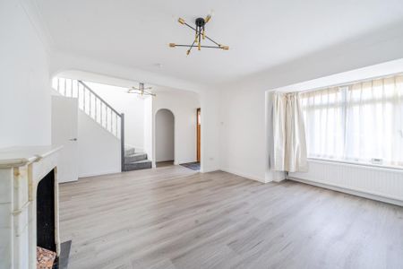 3 bedroom semi-detached house to rent - Photo 4