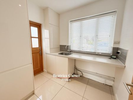 4 bedroom semi-detached house to rent - Photo 2