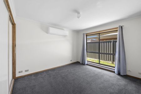 9 Melvyn Cres, Mount Clear VIC 3350 - Photo 2