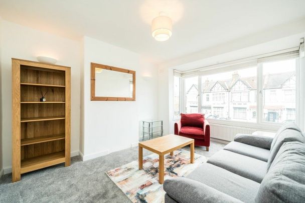 Graham Avenue, Mitcham, CR4 - Photo 1