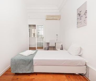 Avenida António Augusto de Aguiar, Lisbon, Lisbon 1050-010 - Photo 2