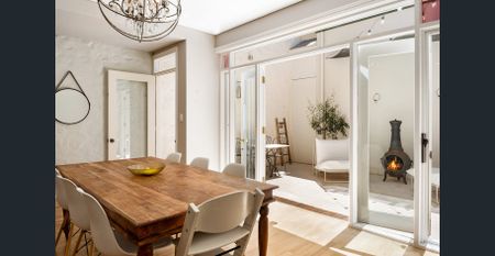 Sophisticated Character Villa in Exclusive Enclave - Photo 4