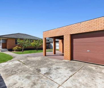 Comfortable Family Living in the Sought After Suburb of Hamlyn Heights - Photo 5