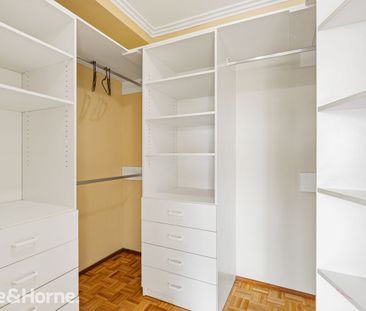 Spacious Family Home in Prime Macquarie Fields Location - Photo 6