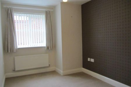 Shottery Close, Redditch - Photo 3