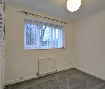 4 bedroom link detached house to rent - Photo 5