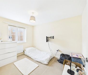 3 bedroom semi-detached house to rent - Photo 5