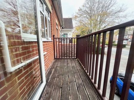 Penn Hill Avenue, Poole - Photo 4