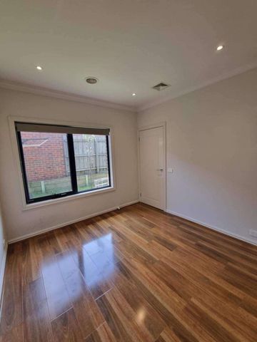 Bentleigh East - Photo 2
