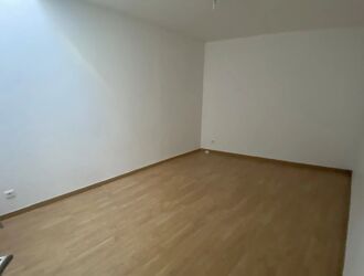 Location Appartement 2 pièces 151 m2 à Saint-Quentin - Photo 5