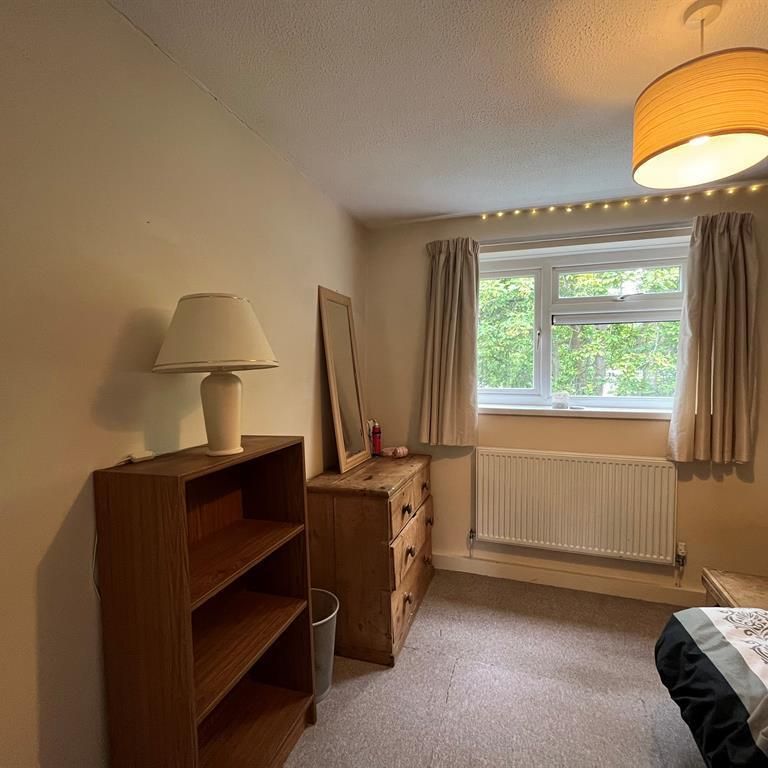 3 bedroom flat to rent - Photo 1