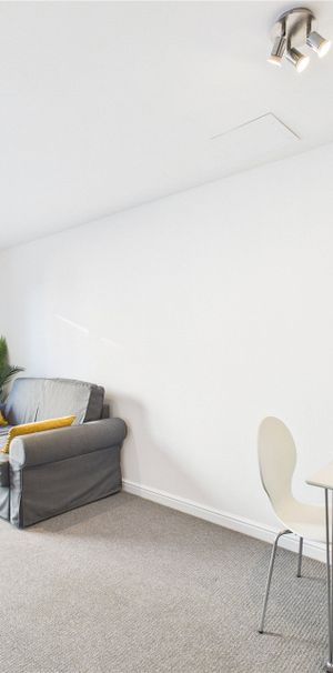 Malcolm Place, Reading Malcolm Place, Reading - Photo 1