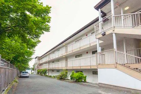Mayfair Manor Apartments — 1 Bedroom available at 827 Selkirk Avenue, Esquimalt - Photo 3